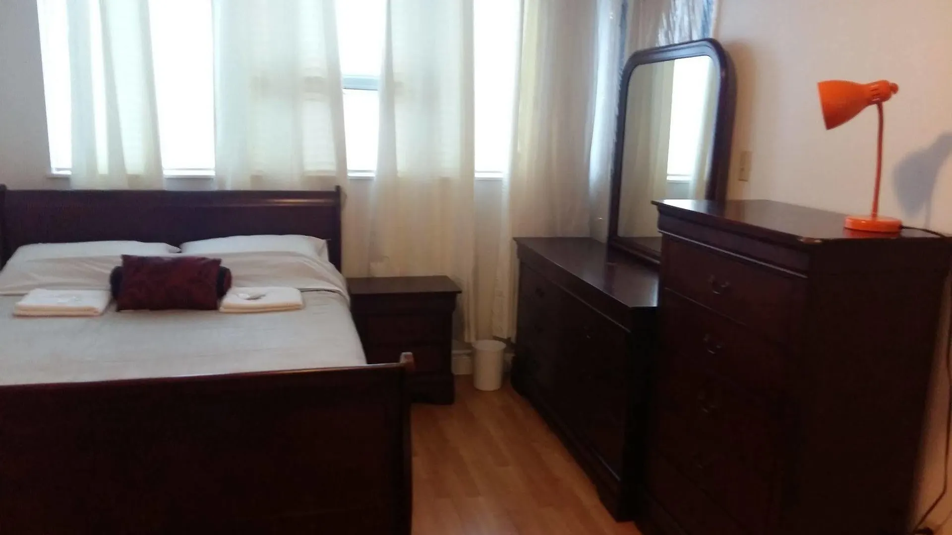 Toronto Furnished Living- Pembroke Lejlighed