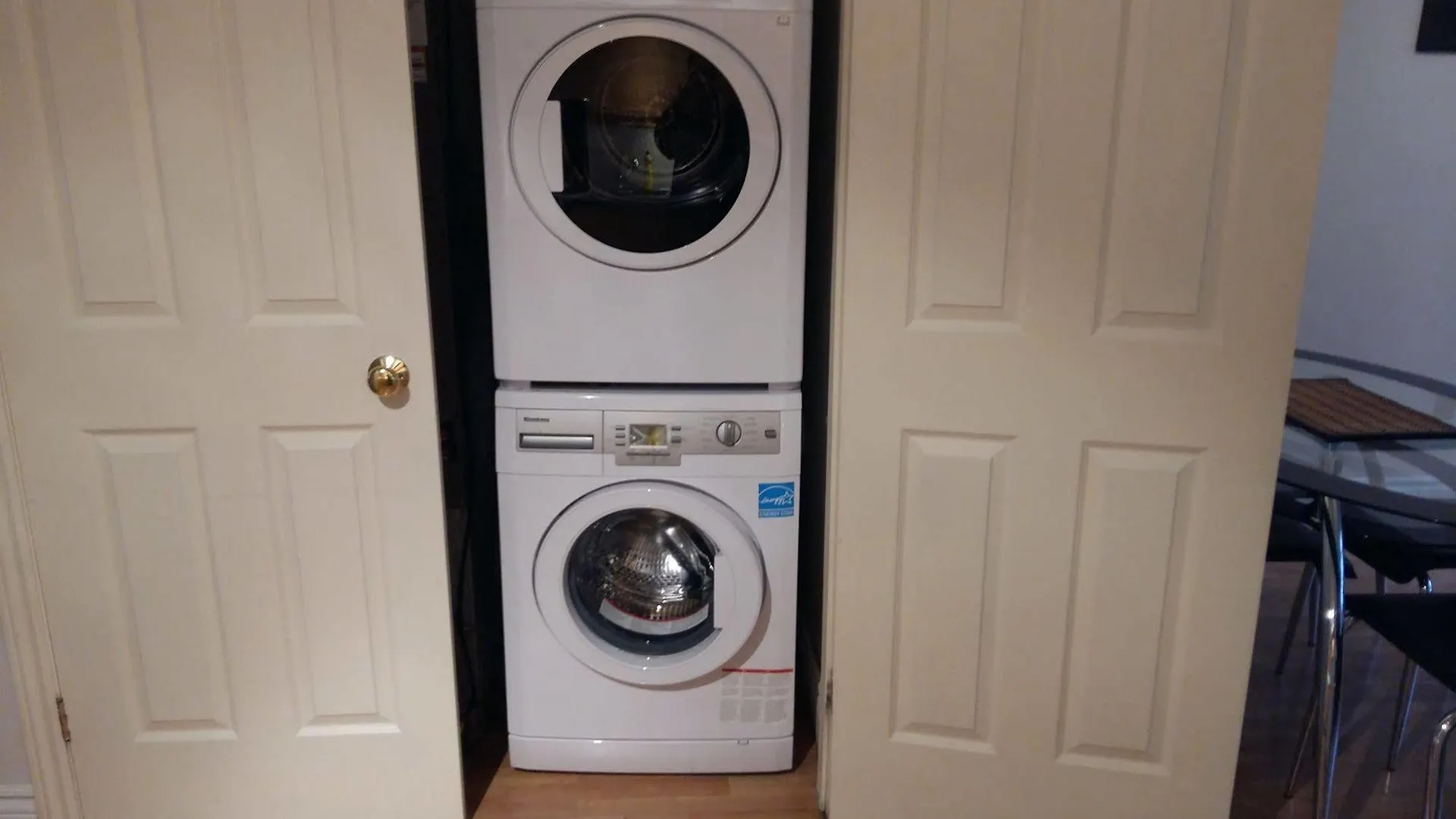 Toronto Furnished Living- Pembroke Apartment